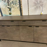 Hekman - Closeout Buffet