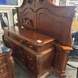 King Universal Bedroom Set