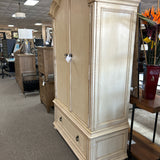 A.R.T. Armoire