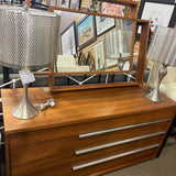 Modani Dresser