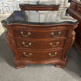 King Universal Bedroom Set