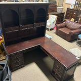 Wynwood Desk With Hutch
