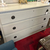 Universal Dresser