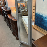 Jewelry cabinet